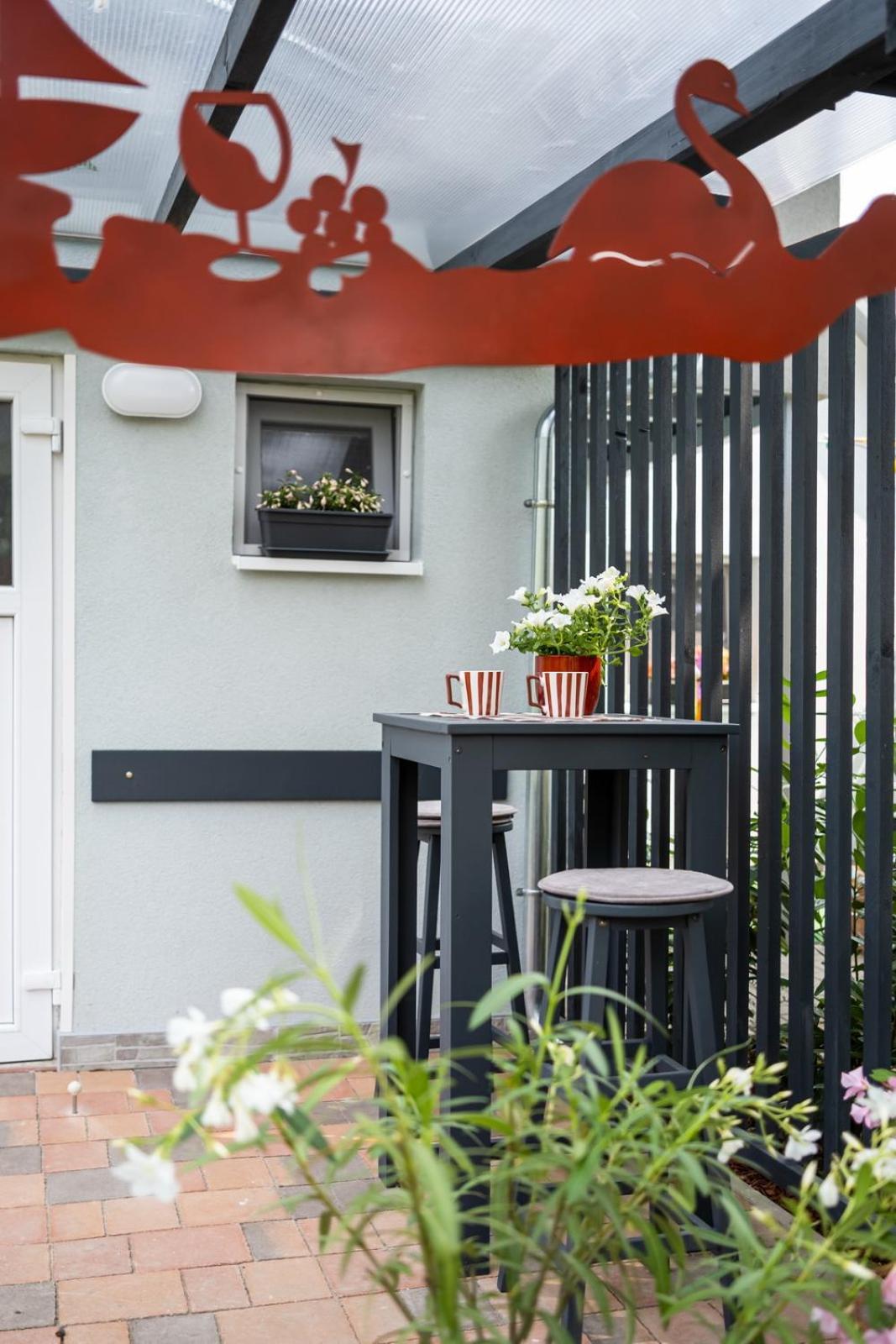Szuerke Vendeghaz Balatonkenesen Apartment Exterior photo